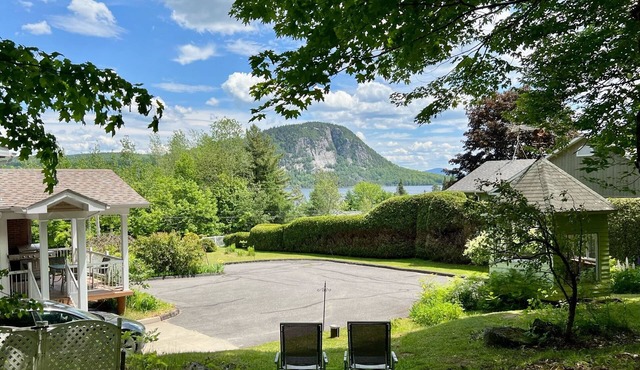 Newly renovated villa with magnificent views, spa & beach