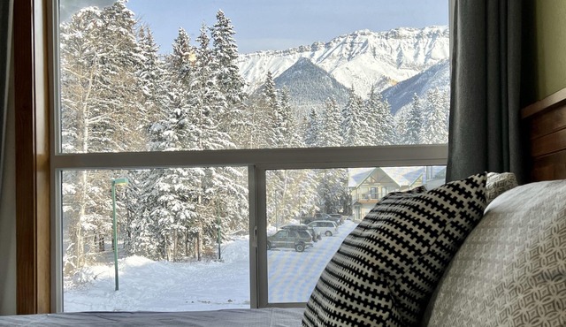 NewReno Spectacula MountainView KingBed Jacuzzi Chalet