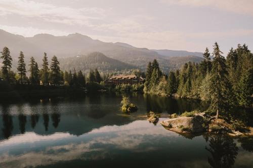 Nita Lake Lodge