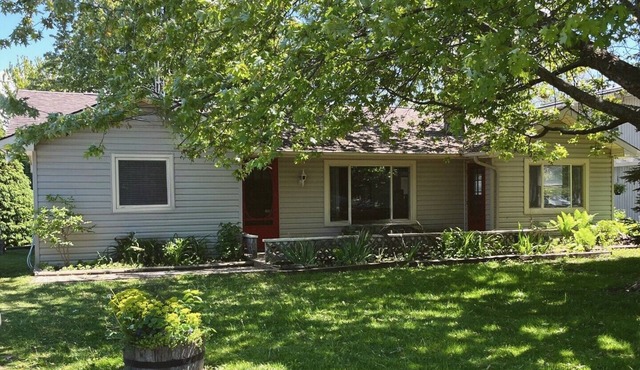 Norman Heights Cottage - Beach Access