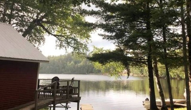 Oak Cabin: Step out onto your own private beach!