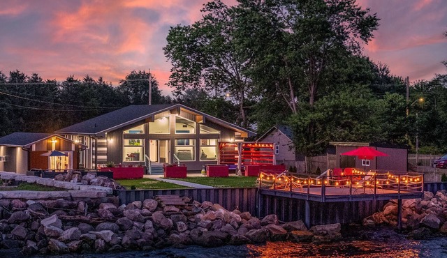 OASIS ON THE LAKE