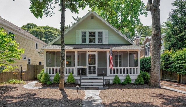 OCEAN BLOCK REHOBOTH BEACH CLASSIC in the PINES - SLEEPS 10 - 14 Park Ave in Rehoboth Beach