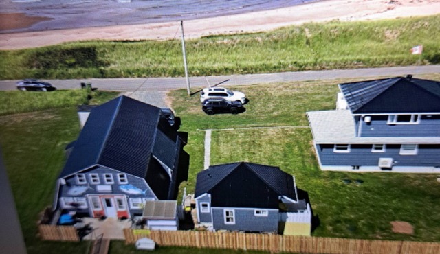 Ocean Front Beach House, Great Beach and fishing charters