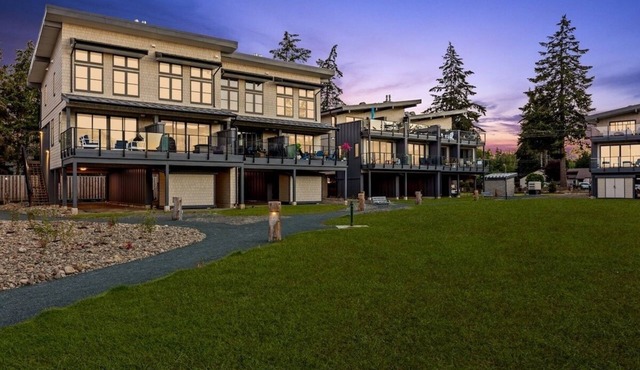 Ocean View Town House #4 at THE BEACH HOUSE!