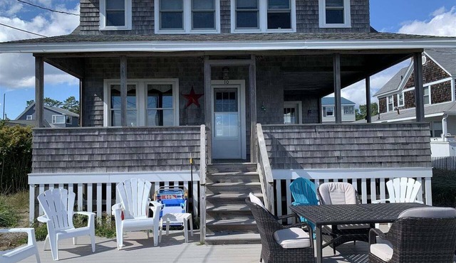 Oceanfront 4-Bedroom Cottage in Saco's Ferry Beach - Perfect for 8 Guests!