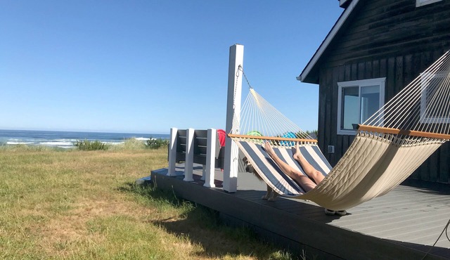 Oceanfront Bungalow With Beach Access On The Oregon Coast in Cloverdale