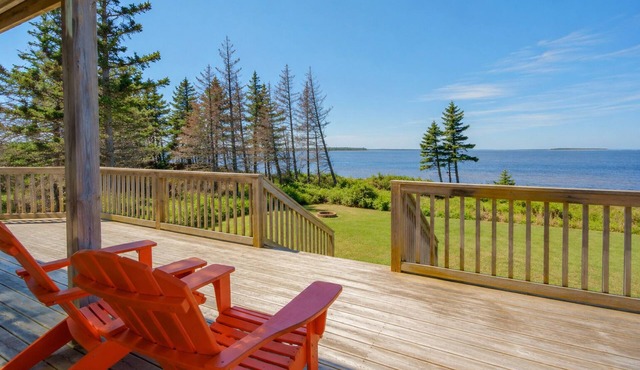 Oceanfront Farmhouse w Private Beach Access