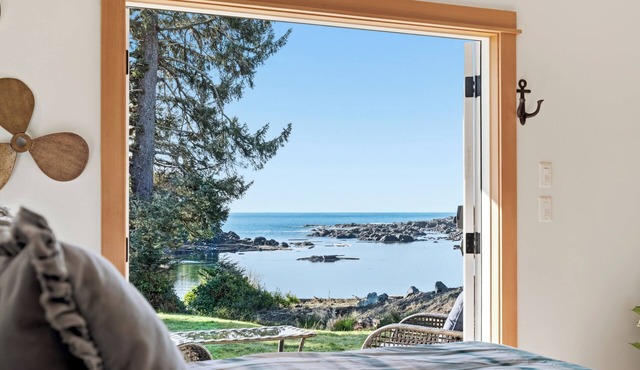 Oceanview Suite by Lighthouse! The Bell & Whistle