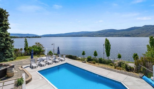 Okanagan Lakeview Lodge · Poolside Paradise w/ LakeView