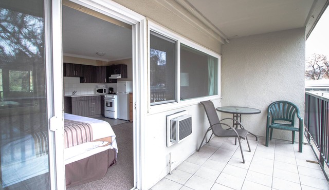 Okanagan Royal Park Inn by Elevate Rooms