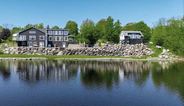 On The Rocks Gagetown Serenity gorgeous waterfront on the Saint John River