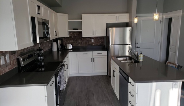 One-bedroom apartment in a popular neighborhood