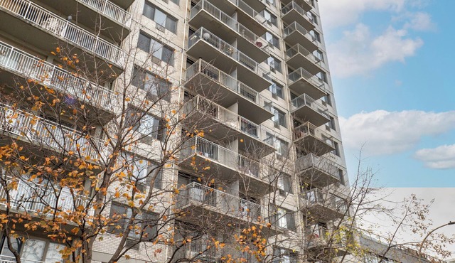 One to Four Bedrooms Apartments in the Heart of Downtown Montreal