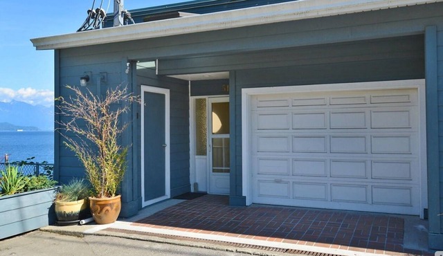 OPEN THE DOOR TO SPECTACULAR!