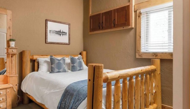 Paddlers Inn - Guide's Suite | Rustic | Charming