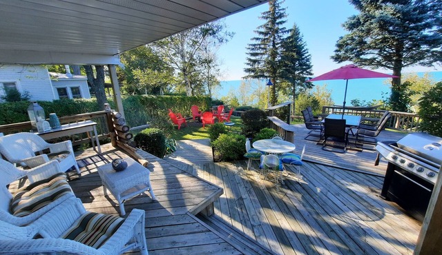 Paddles, The Beach House