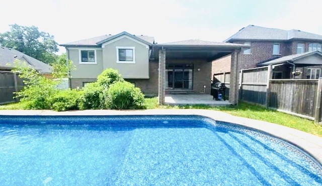 Panda Princess Villa! 5 Bedrooms + 3 full bathrooms.