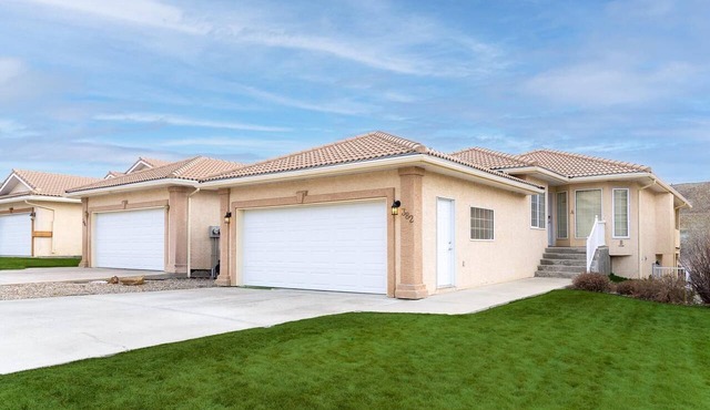 Paradise Canyon Golf Resort - Signature Walkout Condo 382