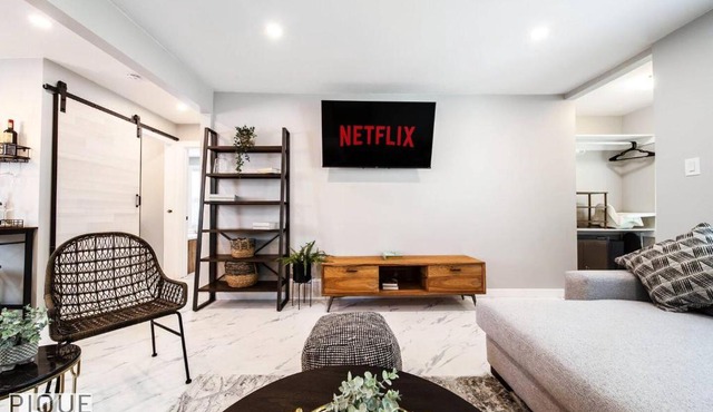 Park Life Retreat - King Bed - Pet Friendly - Sleeps 6