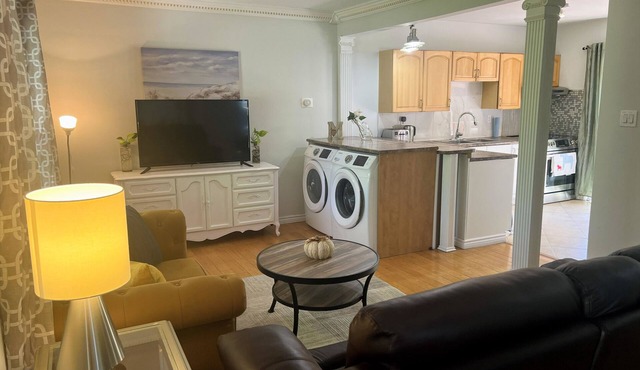 Peaceful 3-bedroom house with AC in vibrant Toronto