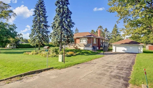 Peaceful & Cozy 3 Bedroom House In Newcastle, ON in Newcastle