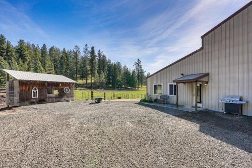 Peaceful Farm Stay Near Spokane: Inland Hideaway! in Spokane
