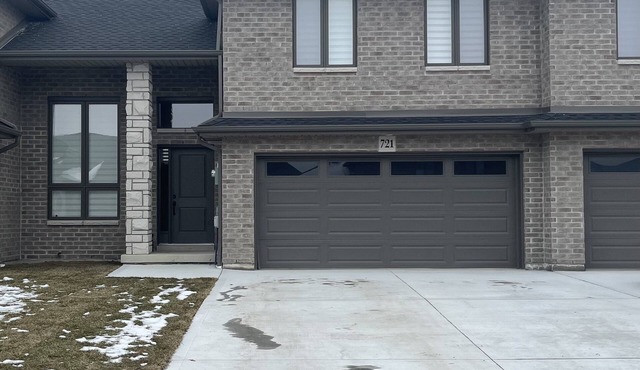 Peaceful Townhome in Belle river