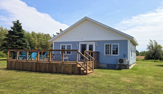 PEI cottage, water views, fire pit, A/C, 25 mins from Charlottetown - Donaldston