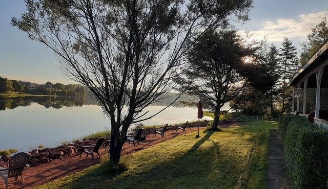 PEI Waterside Apt. #4, Quiet waterfront Apt, scenic view, sunsets