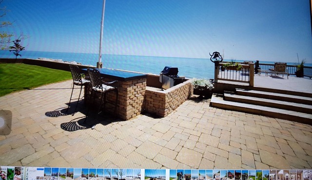 Perfect spot on the edge of Erie lake on 4300 square feet house
