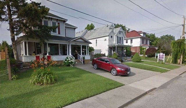 Perfection near the River - 4 Bedroom with Main Floor Bedroom and Ensuite Bath
