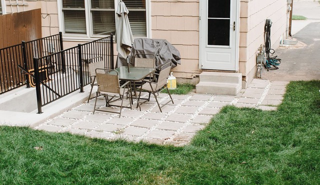 Perfectly Situated Cozy, Private 1 Bedroom Apartment With Separate Entrance