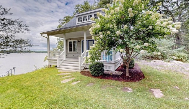Periwinkle Cottage | Sunny cottage in Westport Island overlooking the river in Westport Island