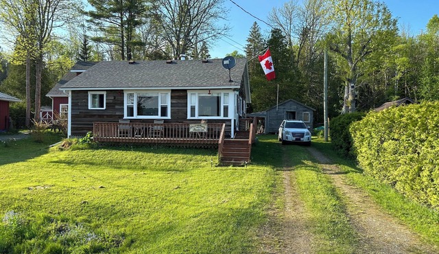 Pet friendly cottage on Skiff Lake