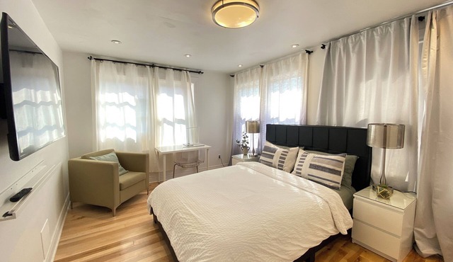 PET friendly - Sunny 1 Bedroom Apartment ,