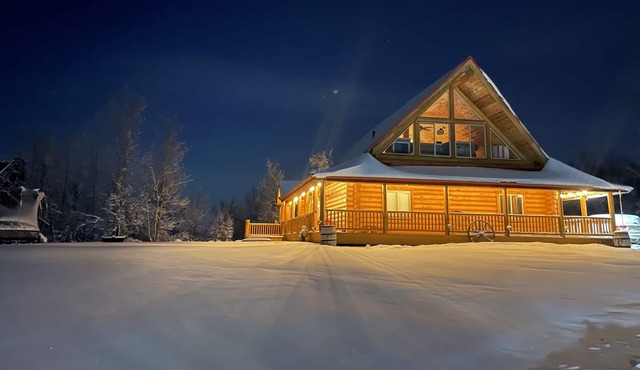 Picturesque Log House Getaway