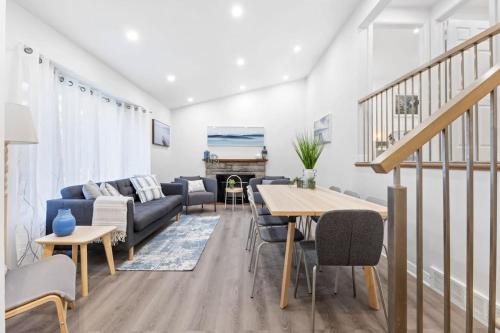 Pierrefonds 4BR House with Garden & EV station