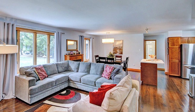 Pine View, King Bed, AC