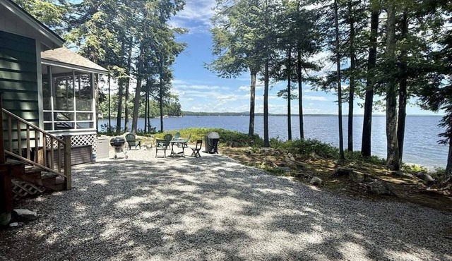 Placyd Pines Limit 8 4 Bedroom Cottage by RedAwning