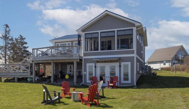 Plover Dunes: Modern, family/golf beachfront retreat on breathtaking P.E.I.