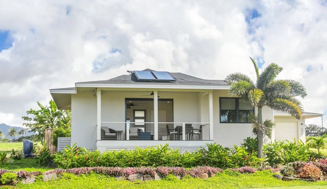 Poipu Tropical Retreat with A/C & Pool/Gym Access/JUNE SPECIAL in Koloa