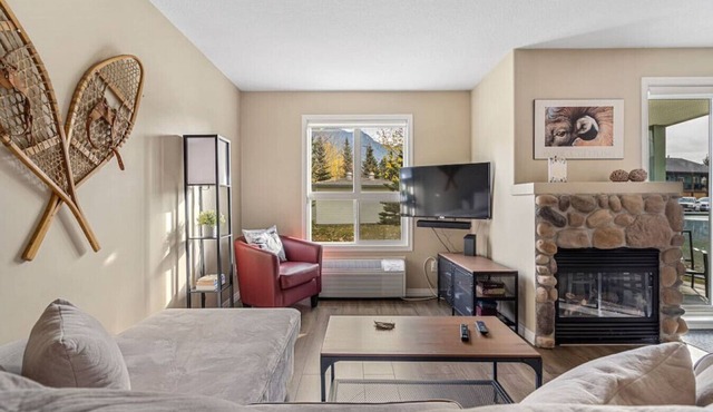 Polar Peak | Hot Tub | Pool | Gas Fireplace