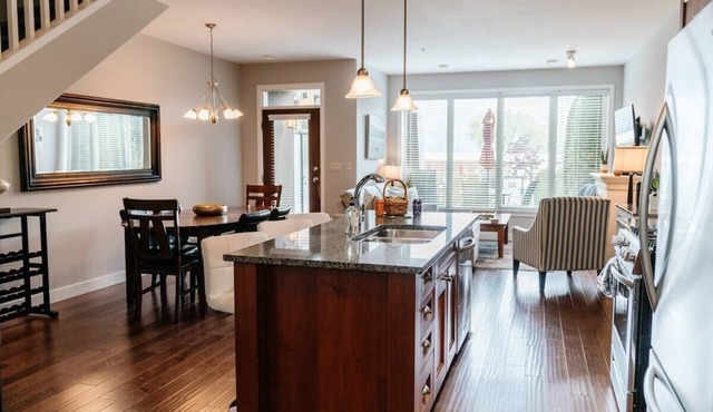 Poolside Barona Beach townhouse with lake views and private patio leading to the pool. Ideal for families/groups. Walk to the beach, enjoy the hot tub and resort amenities. Features a full kitchen, bunk room, king suite, and two living areas.