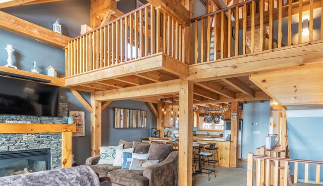 Post and Beam home, Ski In/Out, Central Village, Private Hot Tub, sleeps 8