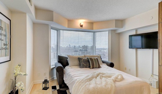 Presidential Yorkville Suite by Instant Suites
