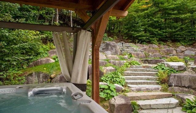 Prestigious chalet built exclusively using the Scandinavian log method. LONG TERM STAYS ONLY - 32 NIGHTS MINIMUM