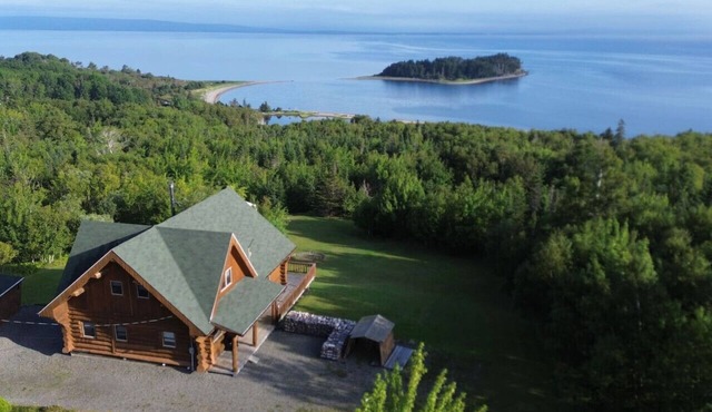 Privacy @ Bras d’Or Lake Eagle House Chalet