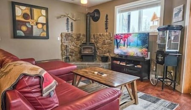 Private 2 Bedroom Radium Condo/Great Location