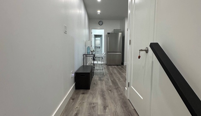Private 2-Story Garden Suite 2 Bedrooms, 2 Baths